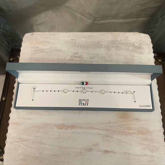 ⚡️Mia Fiore Clover Bracelet - Picture 1 of 5